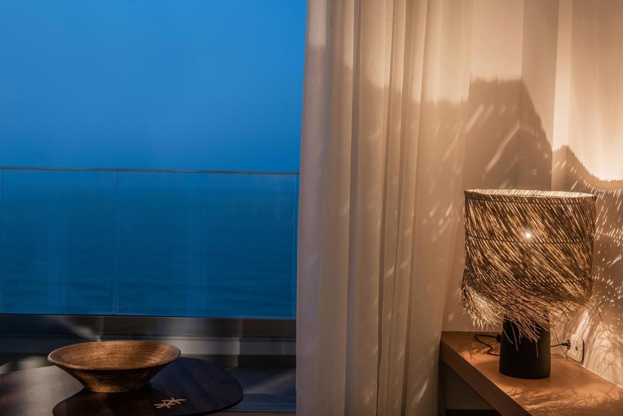 Khroma Luxury Suite 1 Beach Front Apartment Херсониссос Экстерьер фото