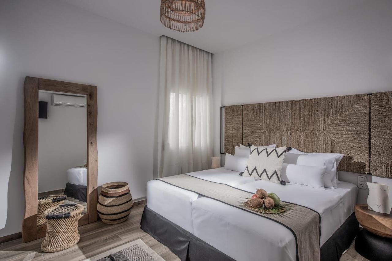 Khroma Luxury Suite 1 Beach Front Apartment Херсониссос Экстерьер фото