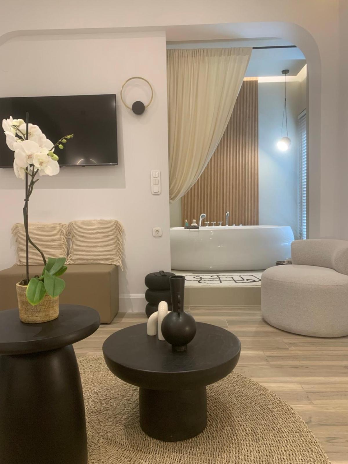 Khroma Luxury Suite 1 Beach Front Apartment Херсониссос Экстерьер фото